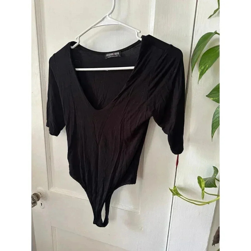 Fashion Nova Women’s size small bodysuit - Picture 2 of 6